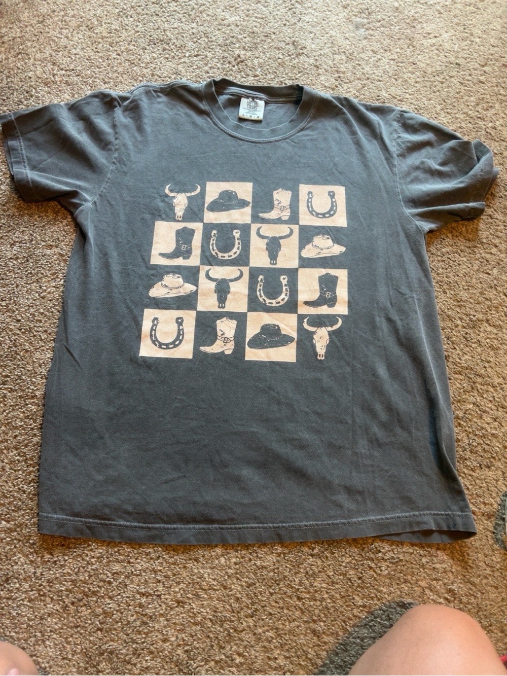 Comfort Colors Western Cowboy Graphic T-Shirt Size Large distressed faded
